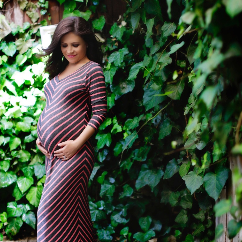 MOTHERHOOD MATERNITY Dress! Like New! DRY Clean!